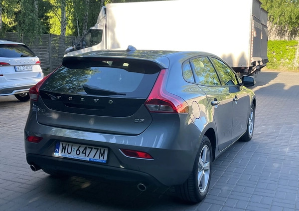 Volvo V40 cena 72000 przebieg: 99986, rok produkcji 2018 z Błonie małe 254